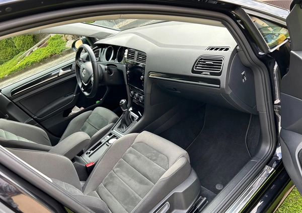 Volkswagen Golf cena 70900 przebieg: 65000, rok produkcji 2017 z Warszawa małe 326